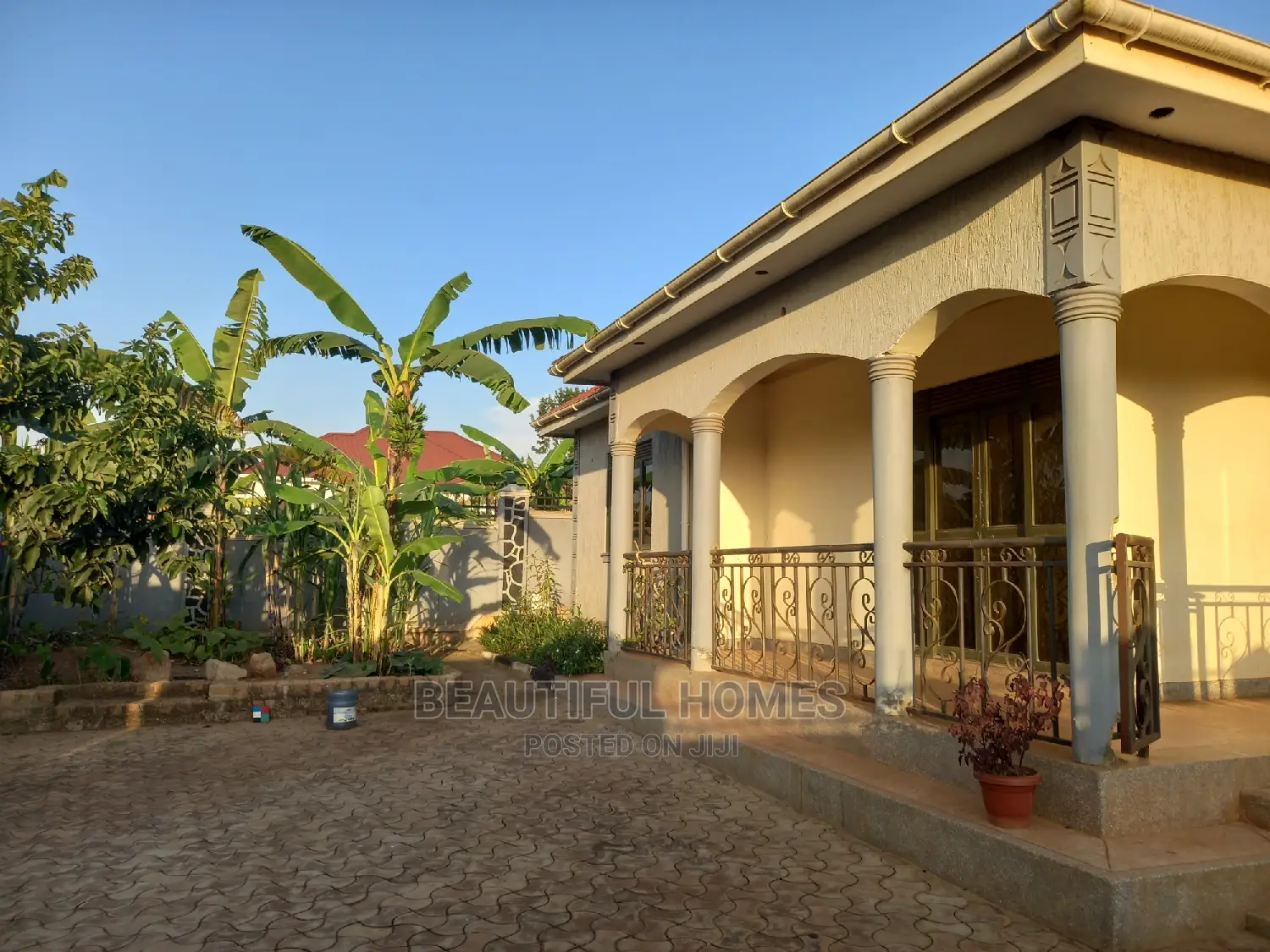 Furnished 4bdrm Bungalow in Kira for Sale in Kira