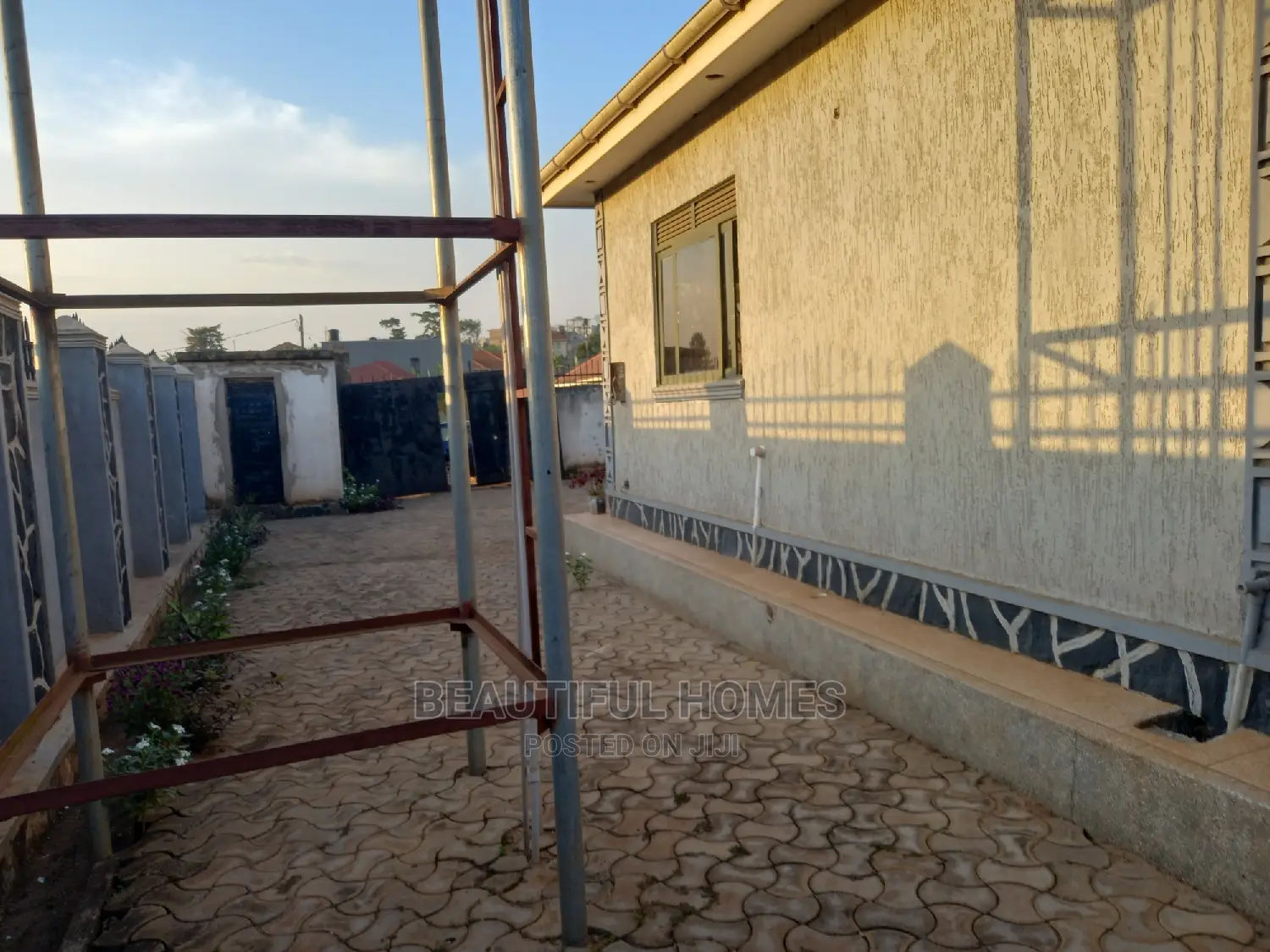 Furnished 4bdrm Bungalow in Kira for Sale in Kira