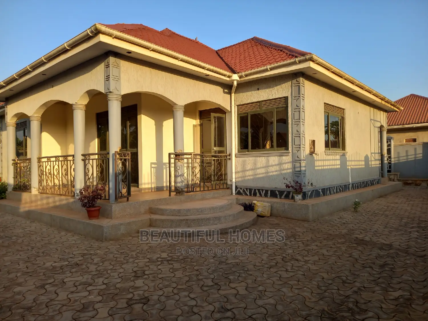 Furnished 4bdrm Bungalow in Kira for Sale in Kira