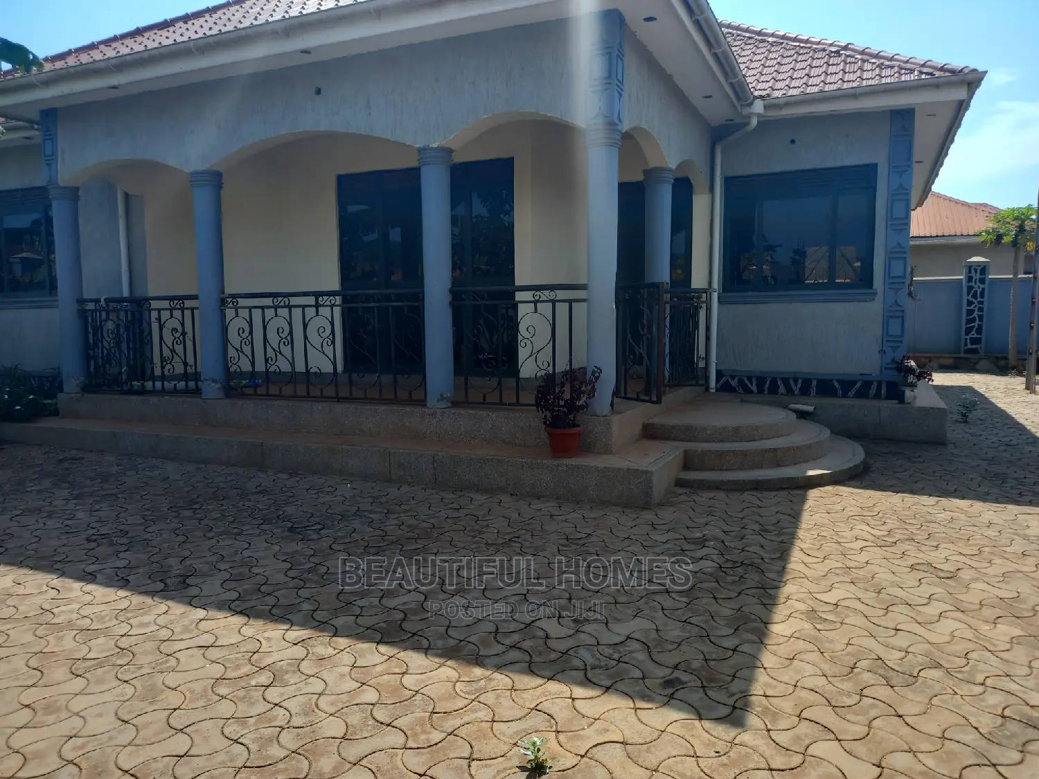 Furnished 4bdrm Bungalow in Kira for Sale in Kira