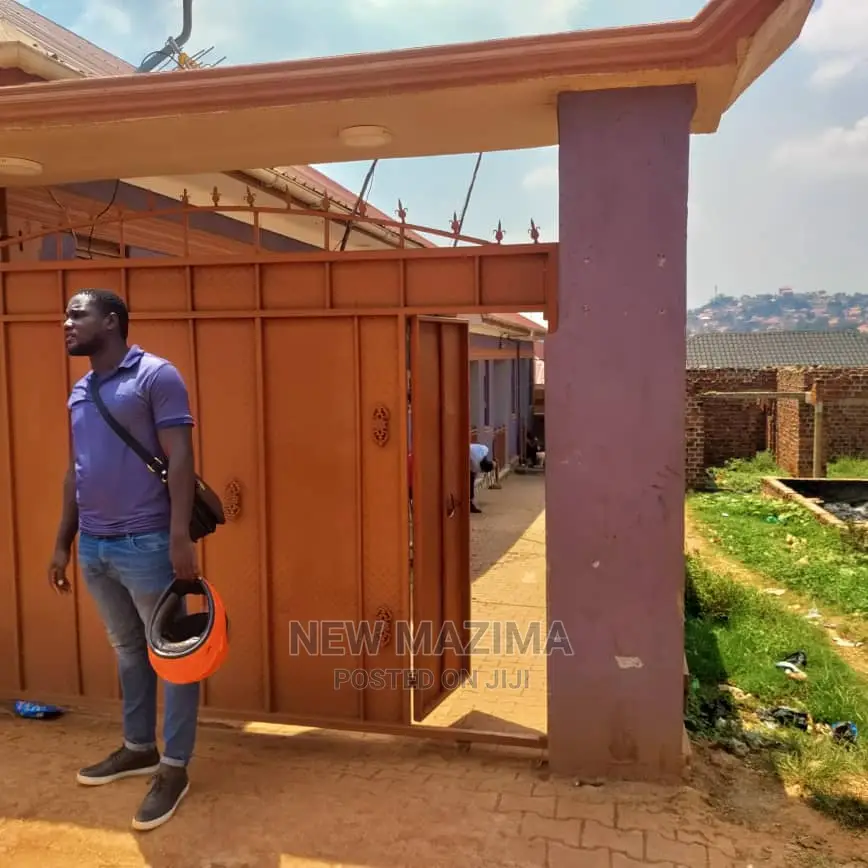6bdrm House in Salaama Munyonyo Rd, Central Division for Sale in Central Division