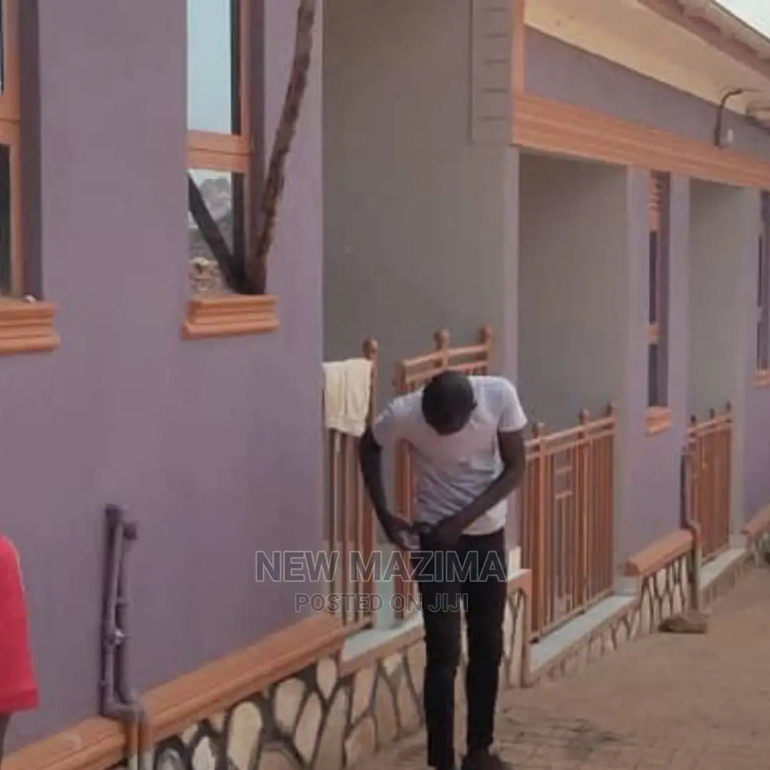 6bdrm House in Salaama Munyonyo Rd, Central Division for Sale in Central Division