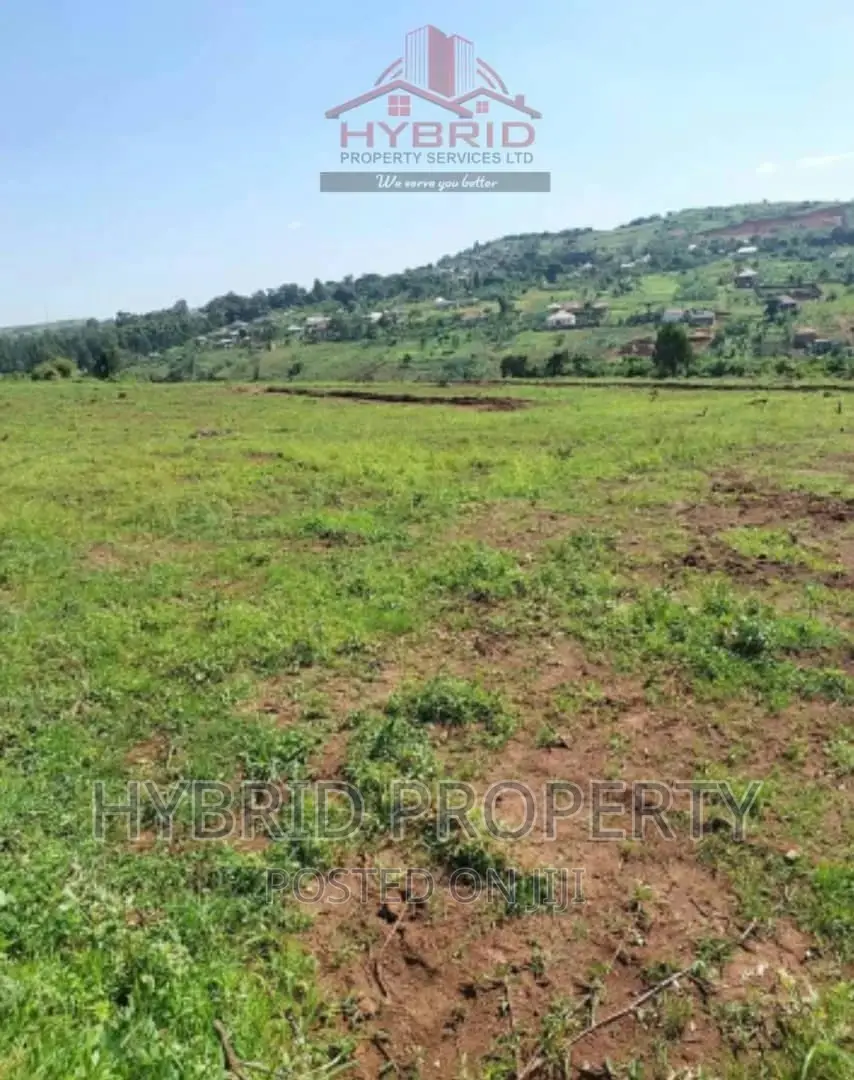 Prime Plots For Sale At Bugwanya~[Half-london]~Hoima Road II in Wakiso / Wakiso