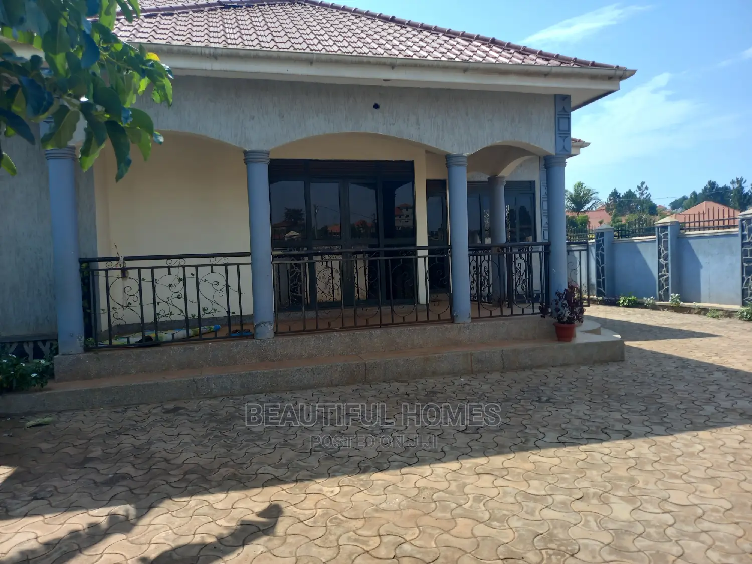 Furnished 4bdrm Bungalow in Kira for Sale in Kira