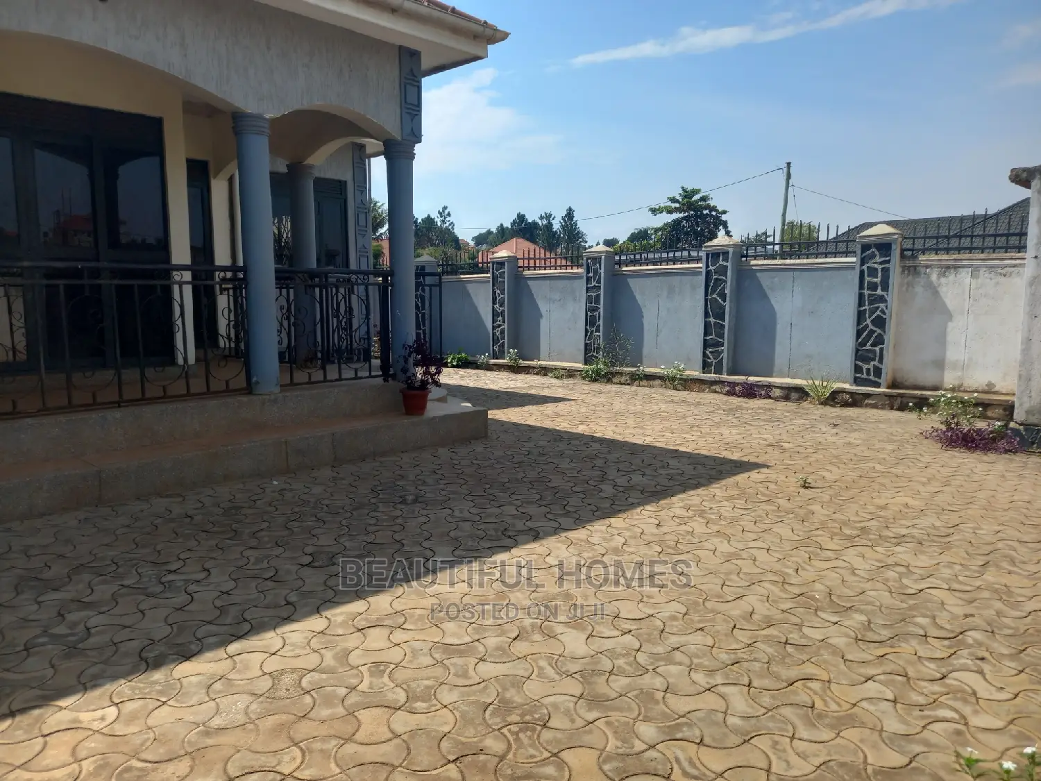 Furnished 4bdrm Bungalow in Kira for Sale in Kira