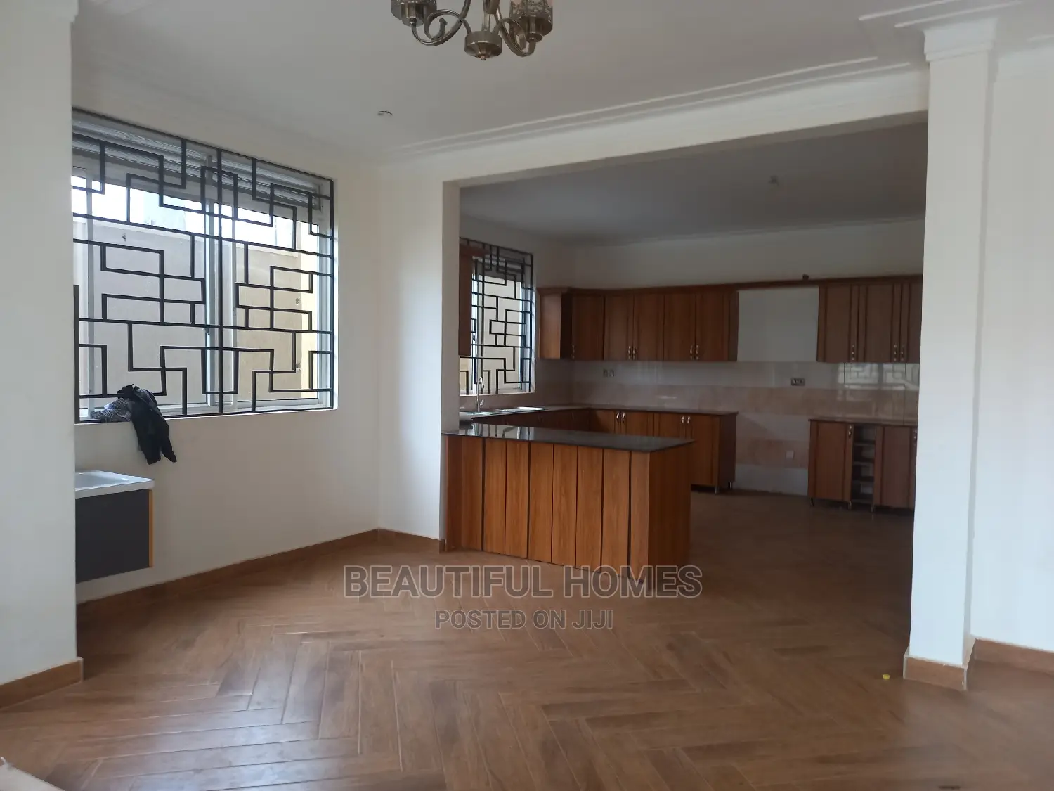 Furnished 6bdrm Mansion in Kira, Central Division for Sale in Central Division
