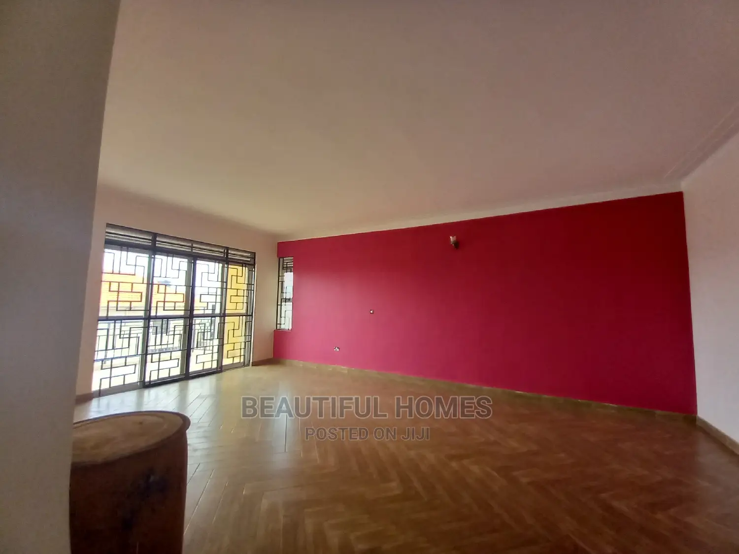 Furnished 6bdrm House in Kira Tarmack for Sale in Kira
