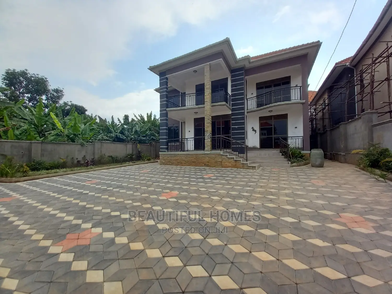 Furnished 6bdrm Mansion in Kira Corporate for Sale in Kira