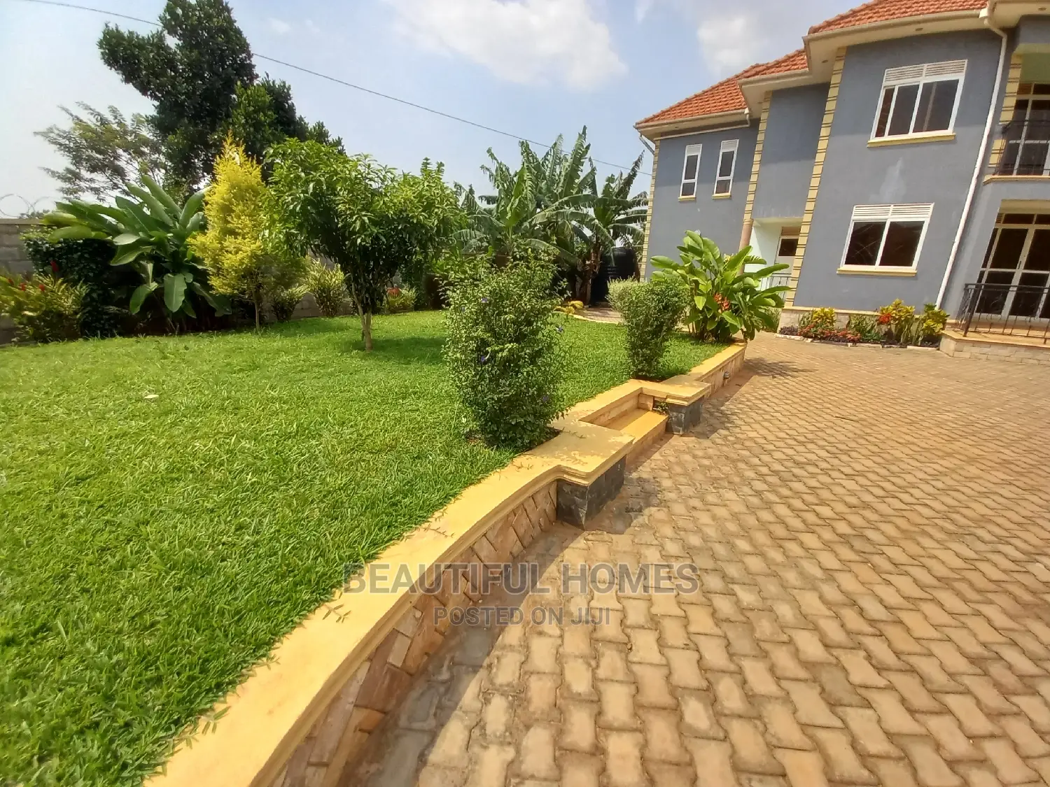 Furnished 5bdrm Duplex in Kira for Sale in Kira