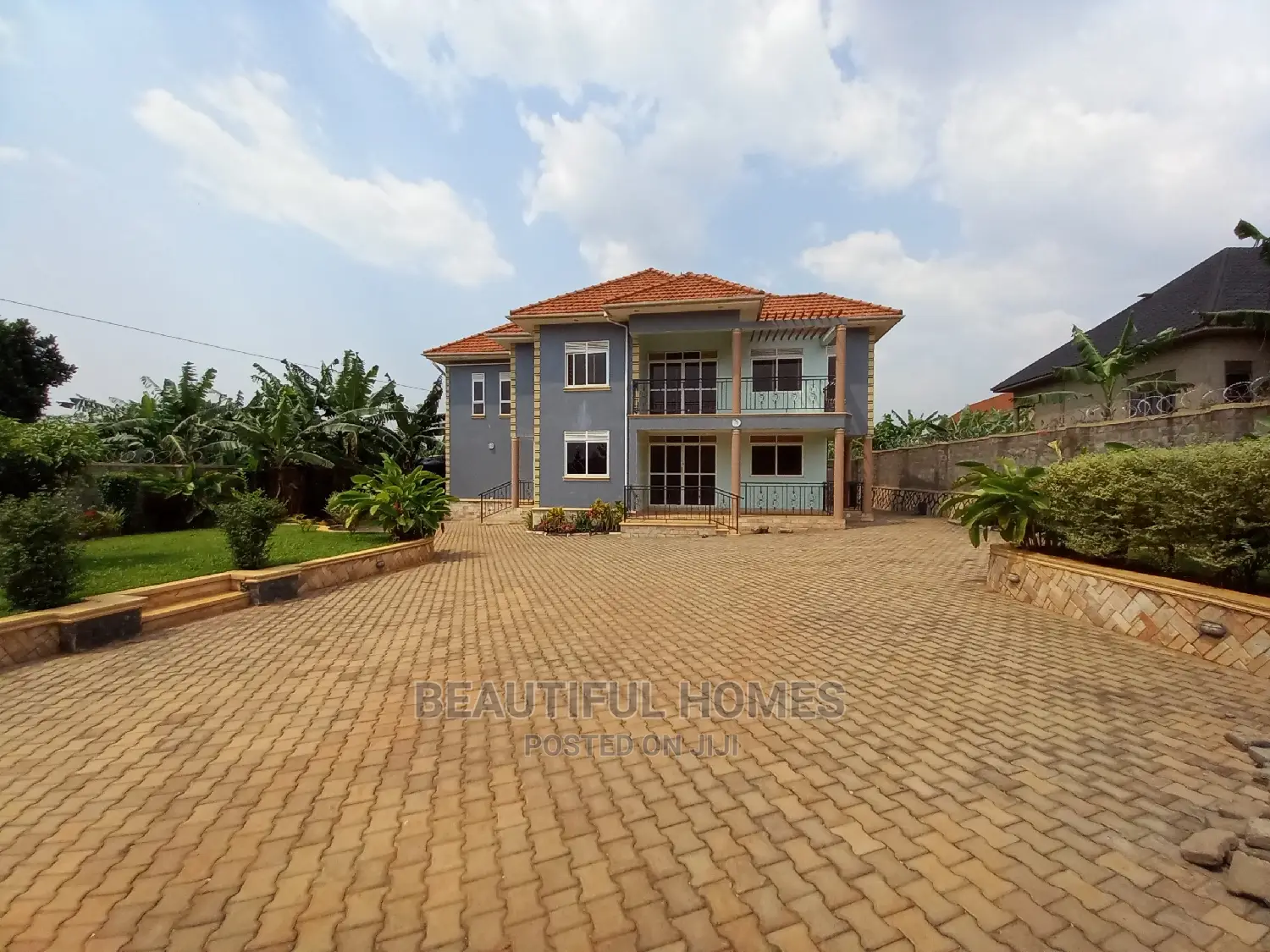 Furnished 5bdrm Duplex in Kira for Sale in Kira