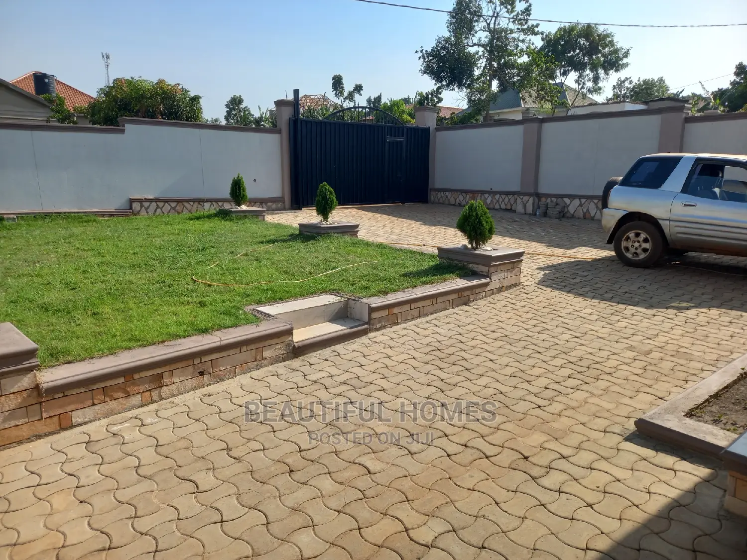 Furnished 4bdrm Maisonette in Kira for Sale in Kira