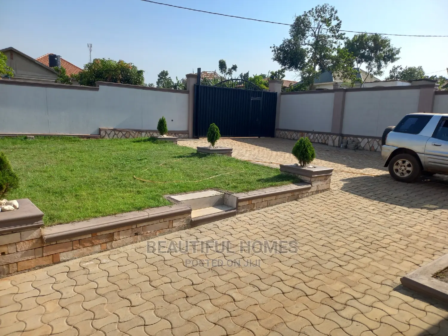 Furnished 4bdrm Maisonette in Kira for Sale in Kira
