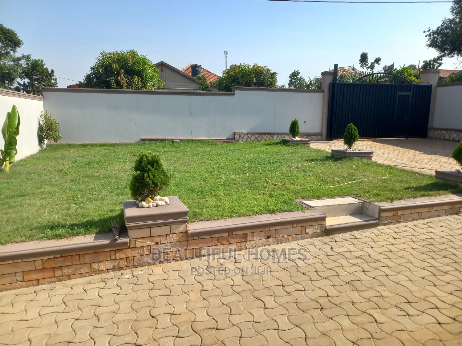 Furnished 4bdrm Maisonette in Kira for Sale in Kira