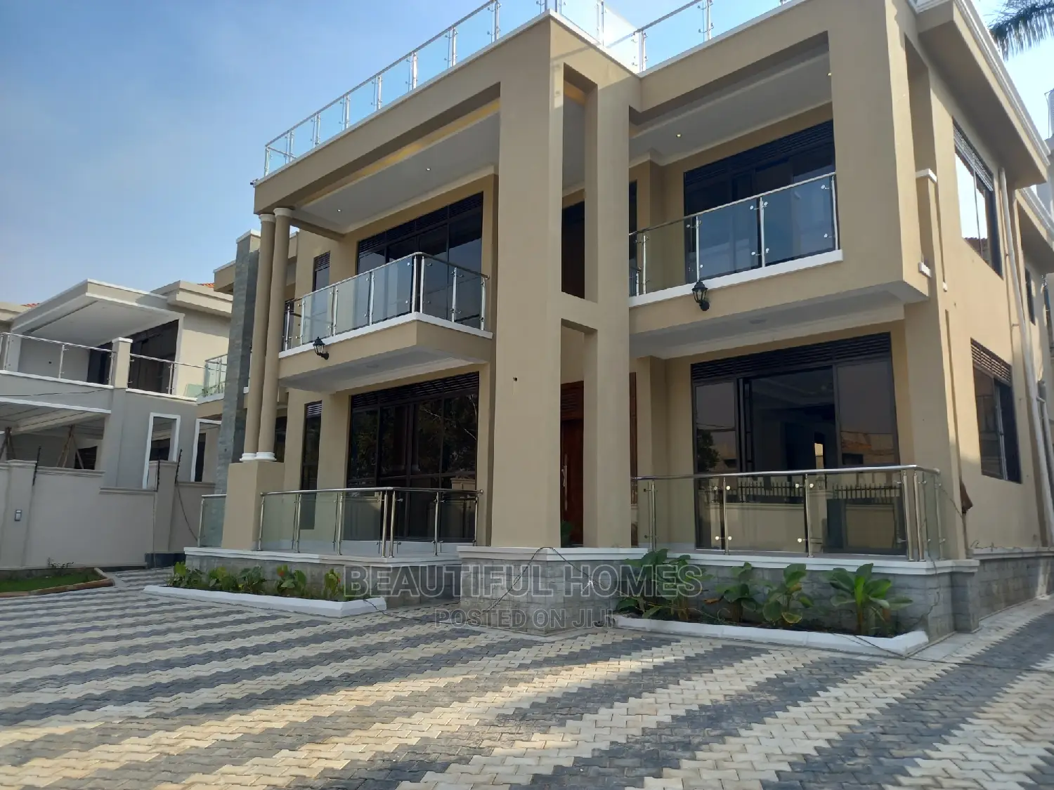 Furnished 6bdrm Mansion in Kyanja, Central Division for Sale in Central Division