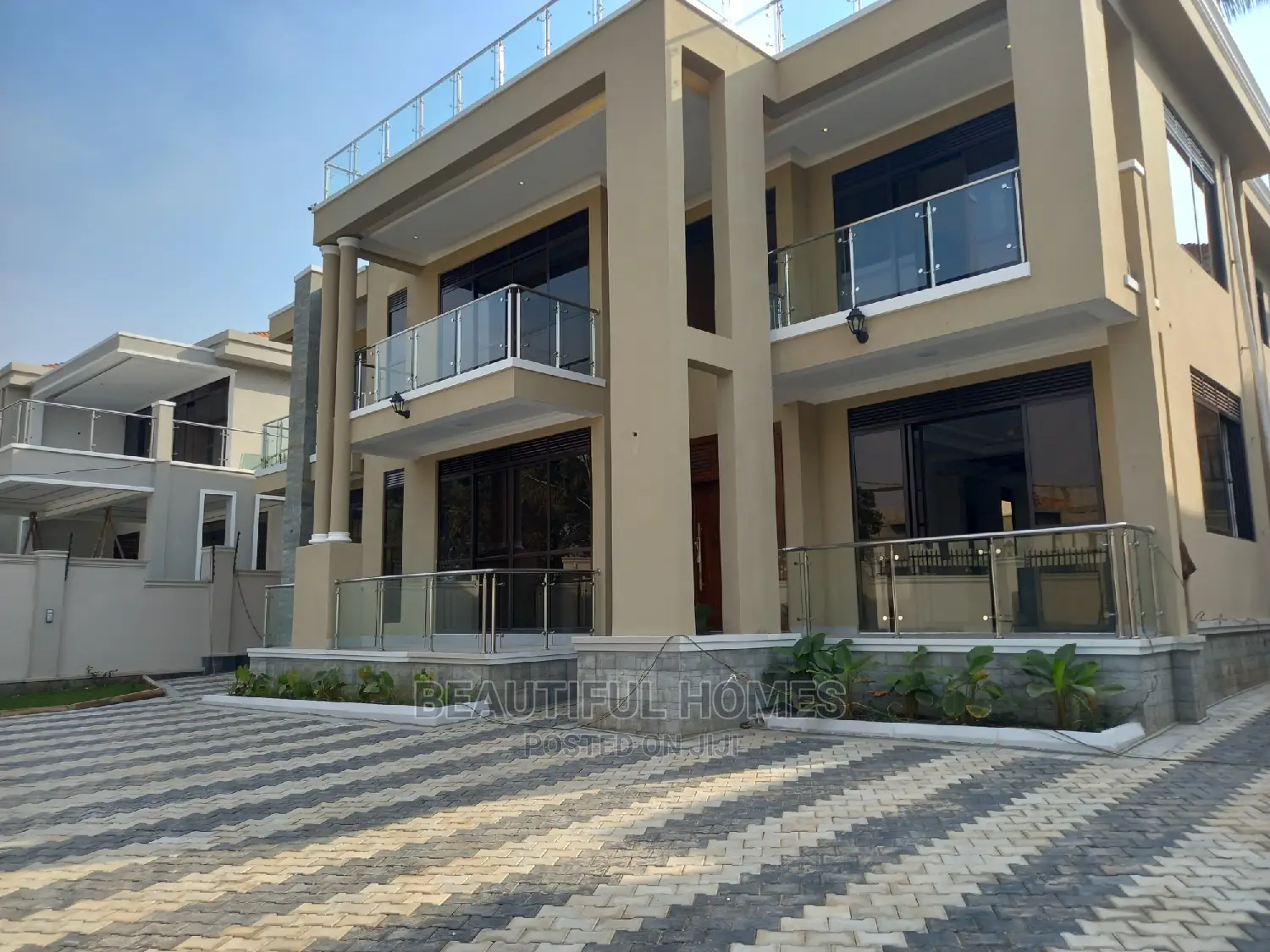 Furnished 6bdrm Mansion in Kyanja, Central Division for Sale in Central Division