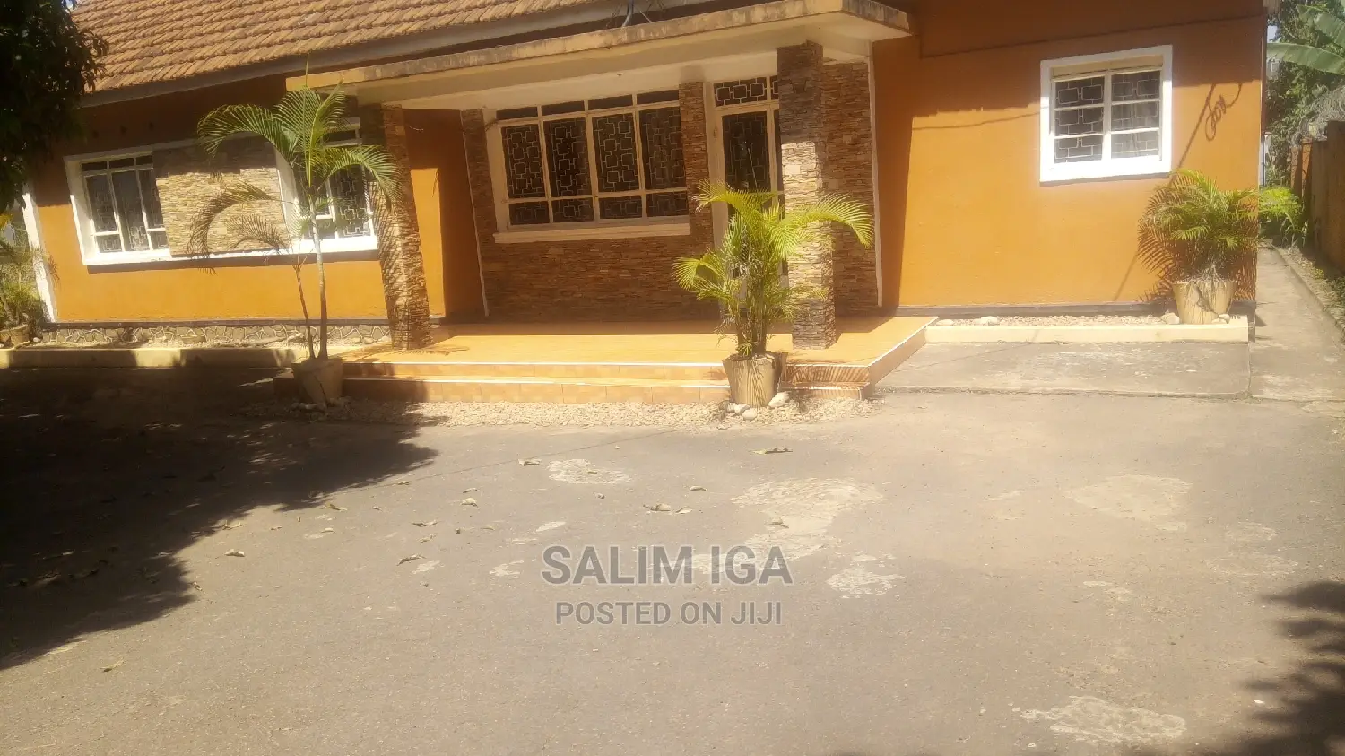 3bdrm Bungalow in Kololo Property, Central Division for Rent in Central Division