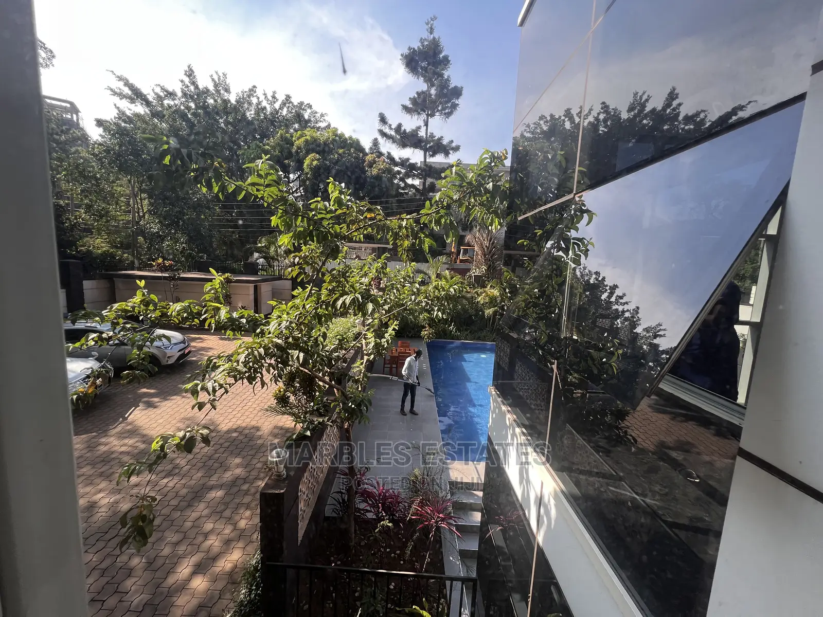 Furnished 4bdrm Condo in Kololo, Central Division for Sale in Central Division