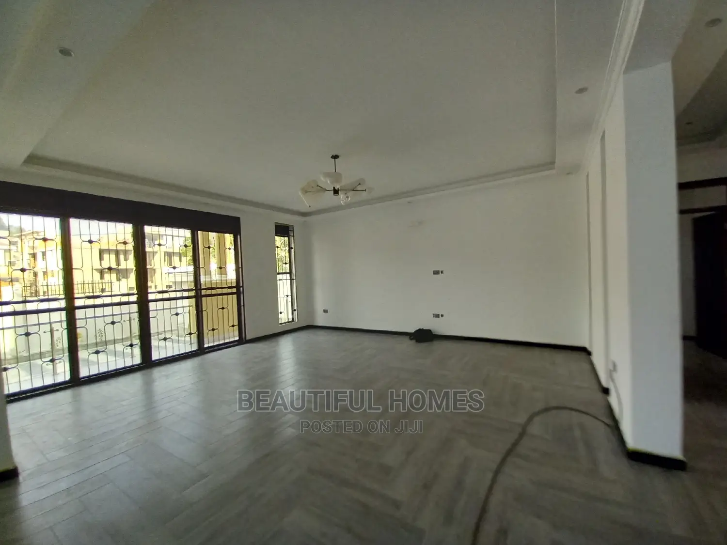 Furnished 6bdrm Mansion in Kyanja Classy, Central Division for Sale in Central Division