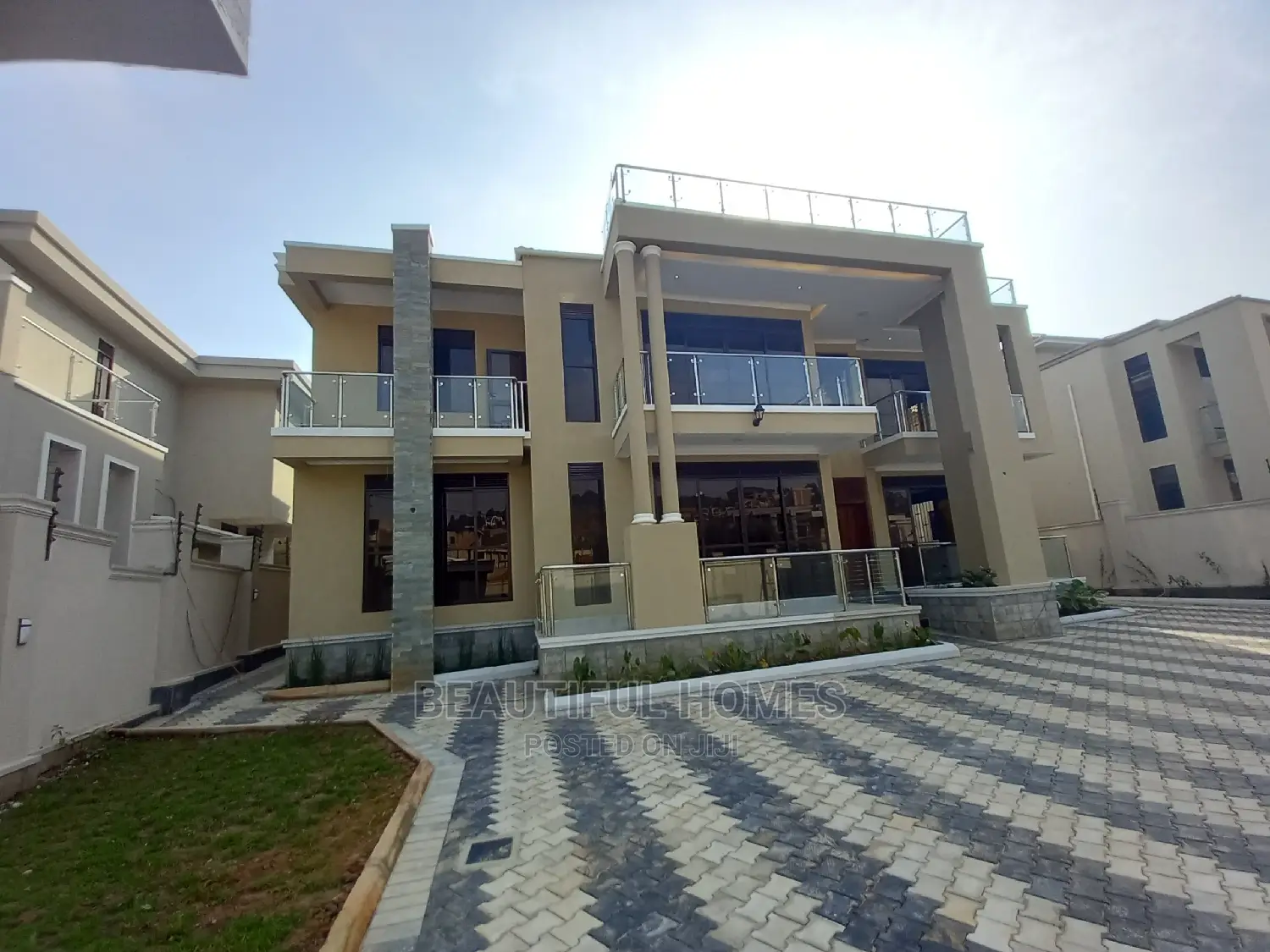 Furnished 6bdrm Mansion in Kyanja, Central Division for Sale in Central Division
