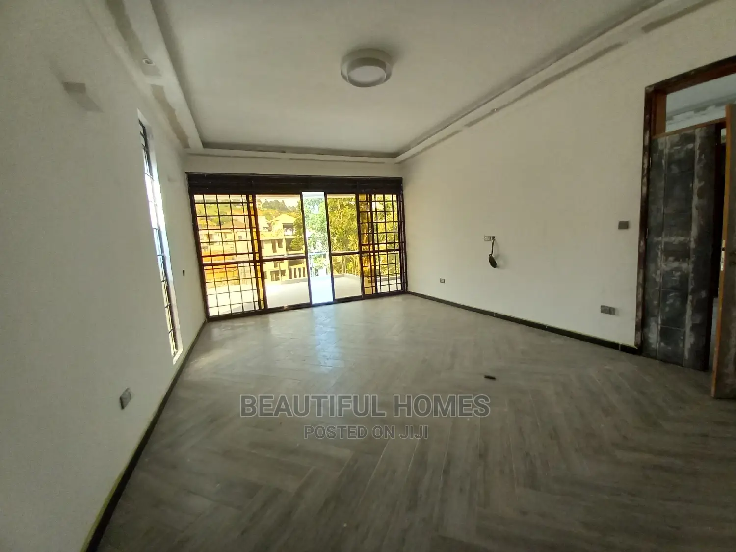 Furnished 6bdrm Mansion in Kyanja, Central Division for Sale in Central Division
