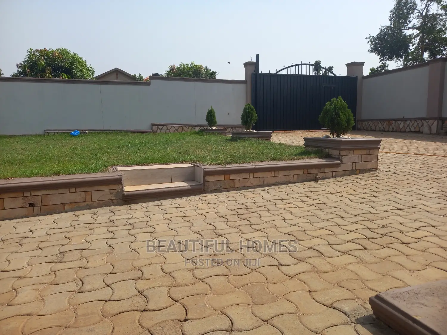 Furnished 4bdrm House in Kira for Sale in Kira