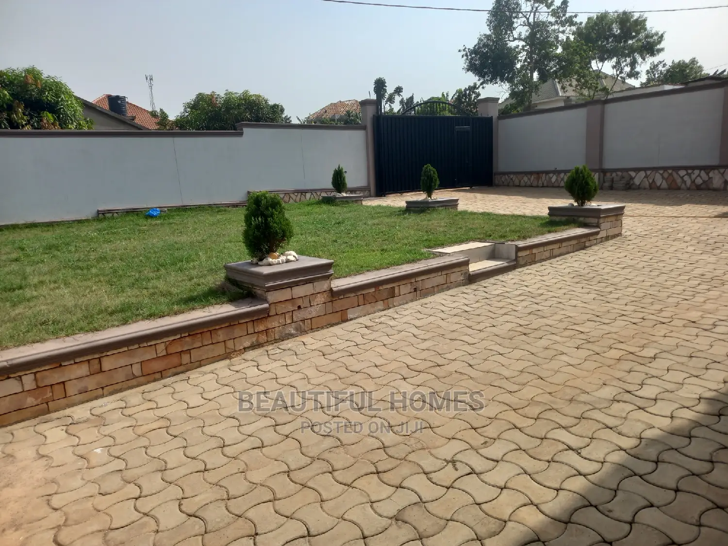 Furnished 4bdrm Bungalow in Kira for Sale in Kira
