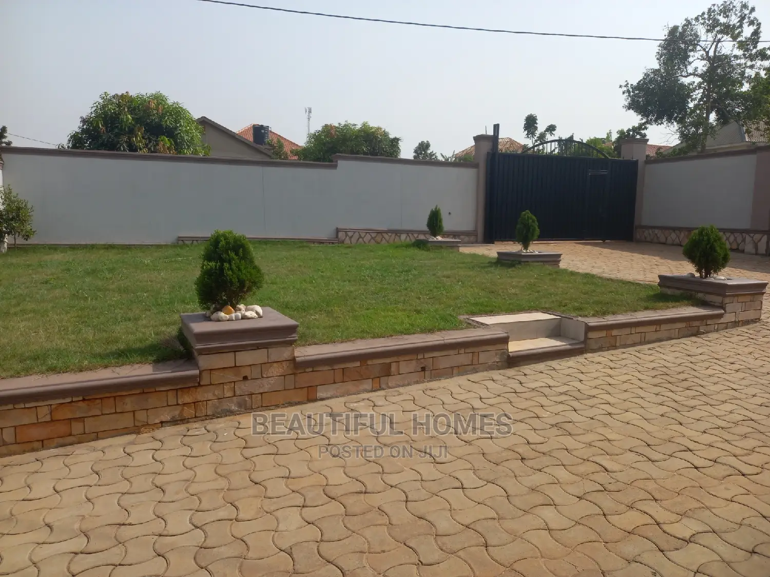 Furnished 4bdrm Bungalow in Kira for Sale in Kira