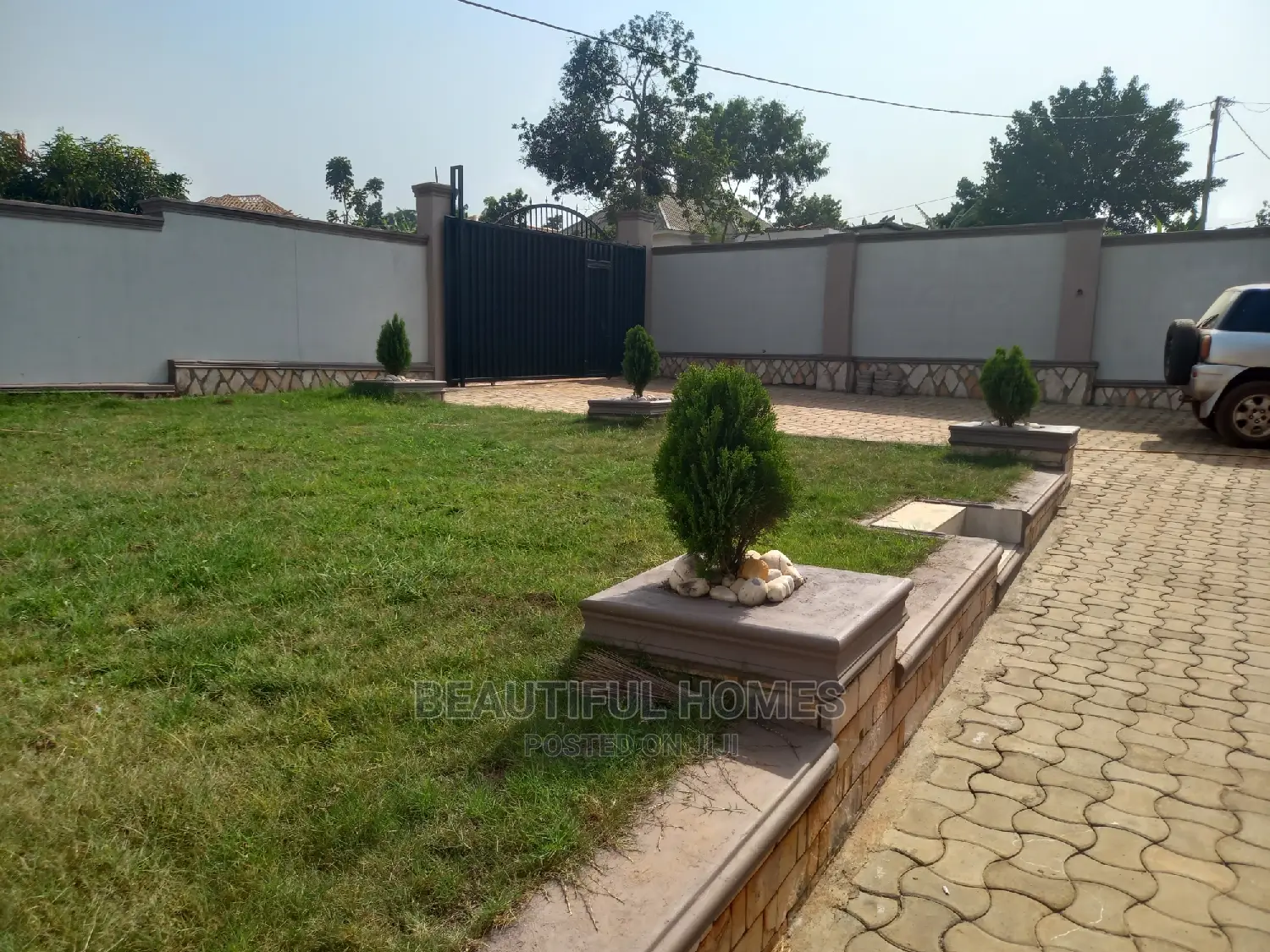 Furnished 4bdrm Bungalow in Kira for Sale in Kira