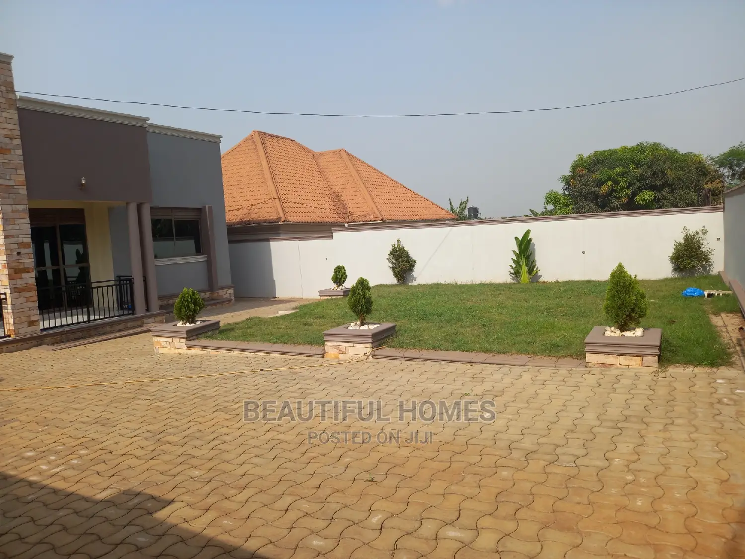 Furnished 4bdrm Bungalow in Kira for Sale in Kira