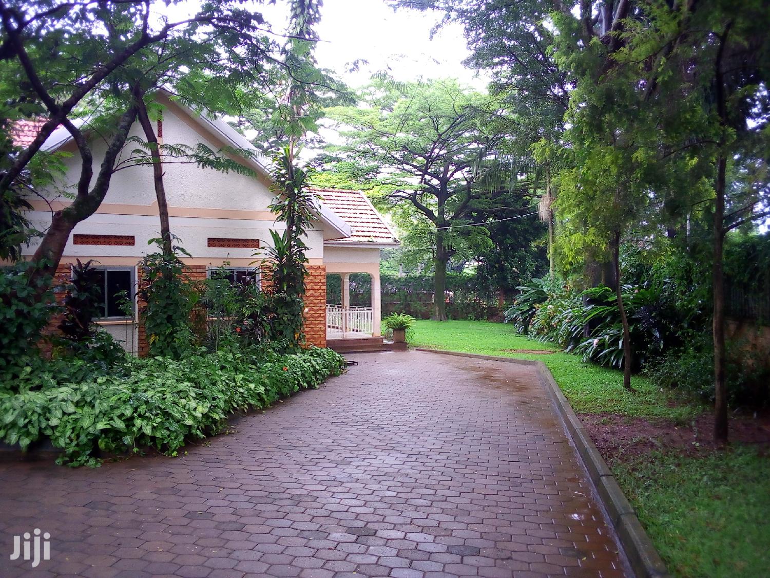 Three Bedroom House For Rent in Kampala
