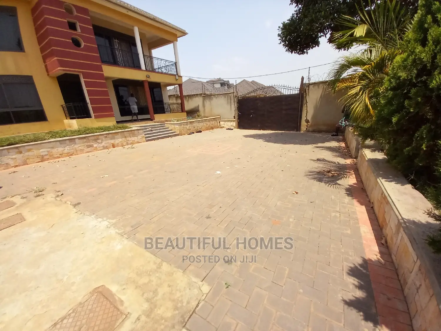 Furnished 5bdrm Duplex in Kira, Central Division for Sale in Central Division