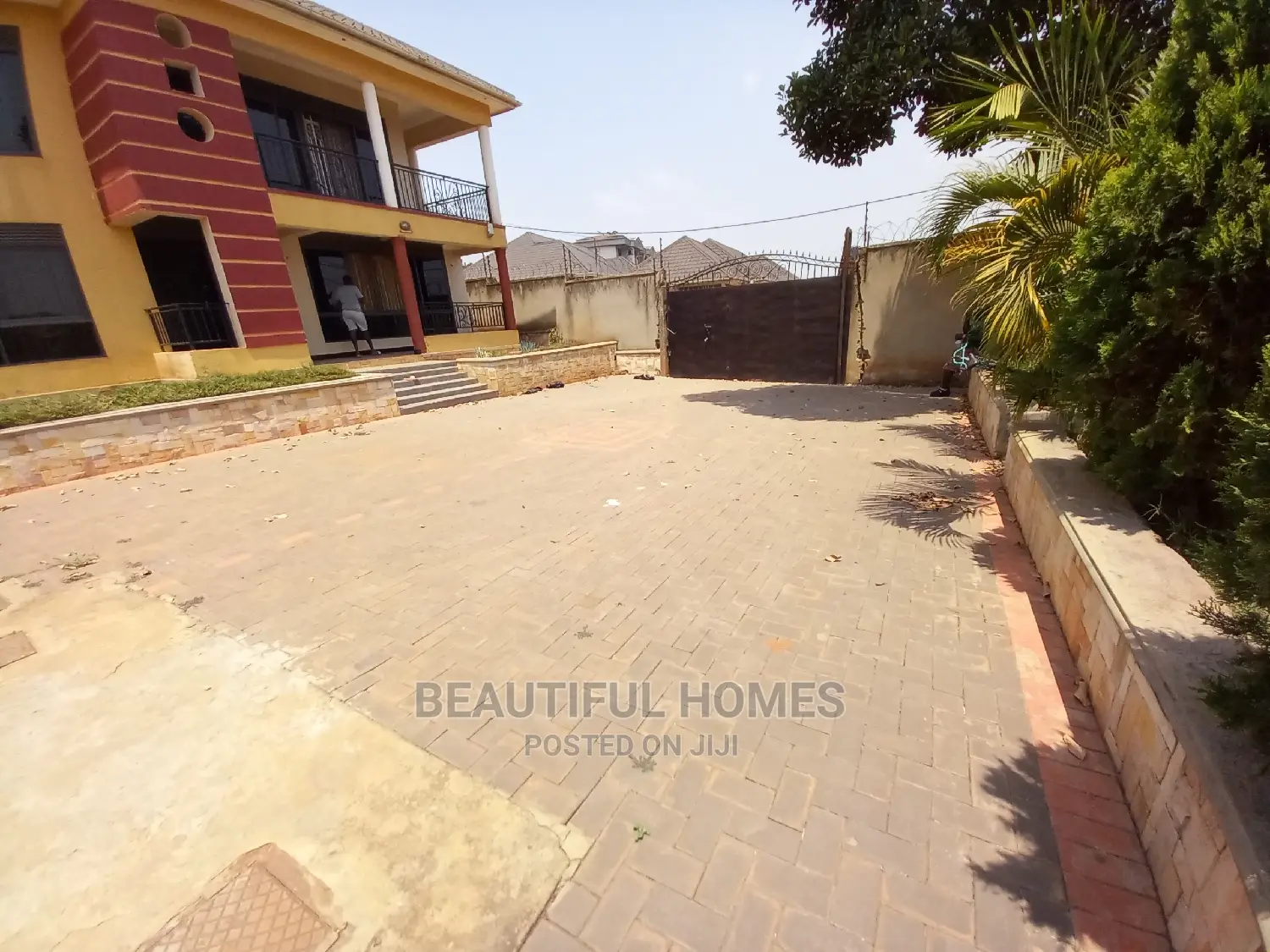 Furnished 5bdrm Duplex in Kira, Central Division for Sale in Central Division