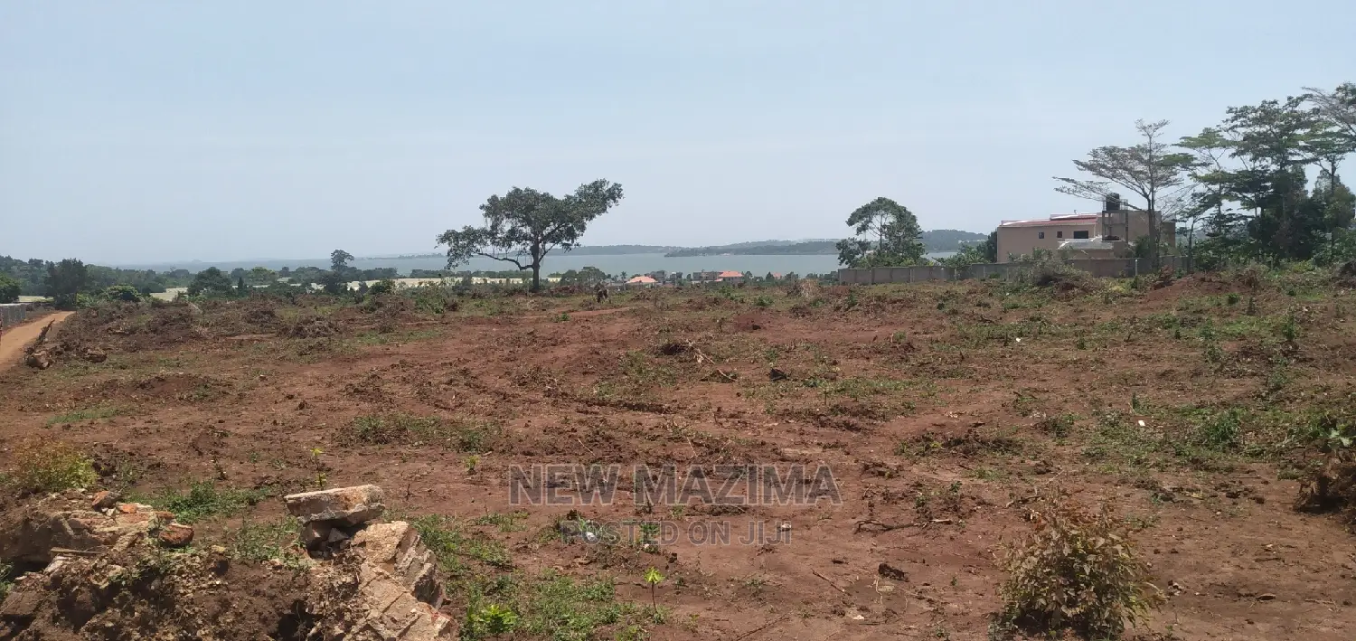 Kawuku Ntebe Rd Affordable Plots With Clear Lake View Onsale in Division A