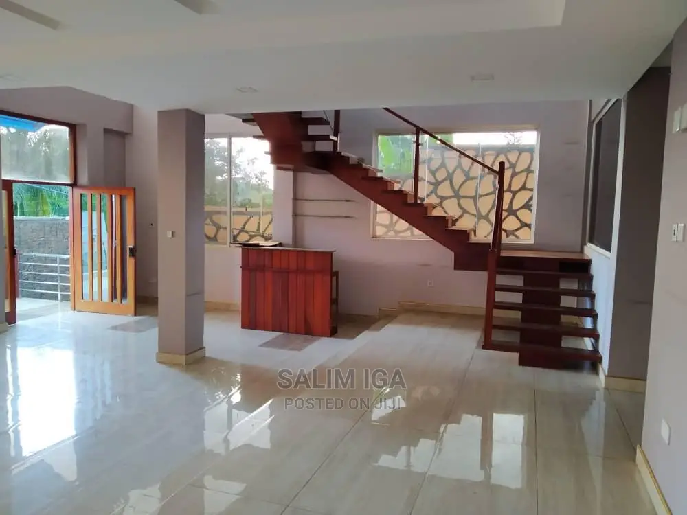 5bdrm Duplex in Kololo Property, Central Division for Rent in Central Division