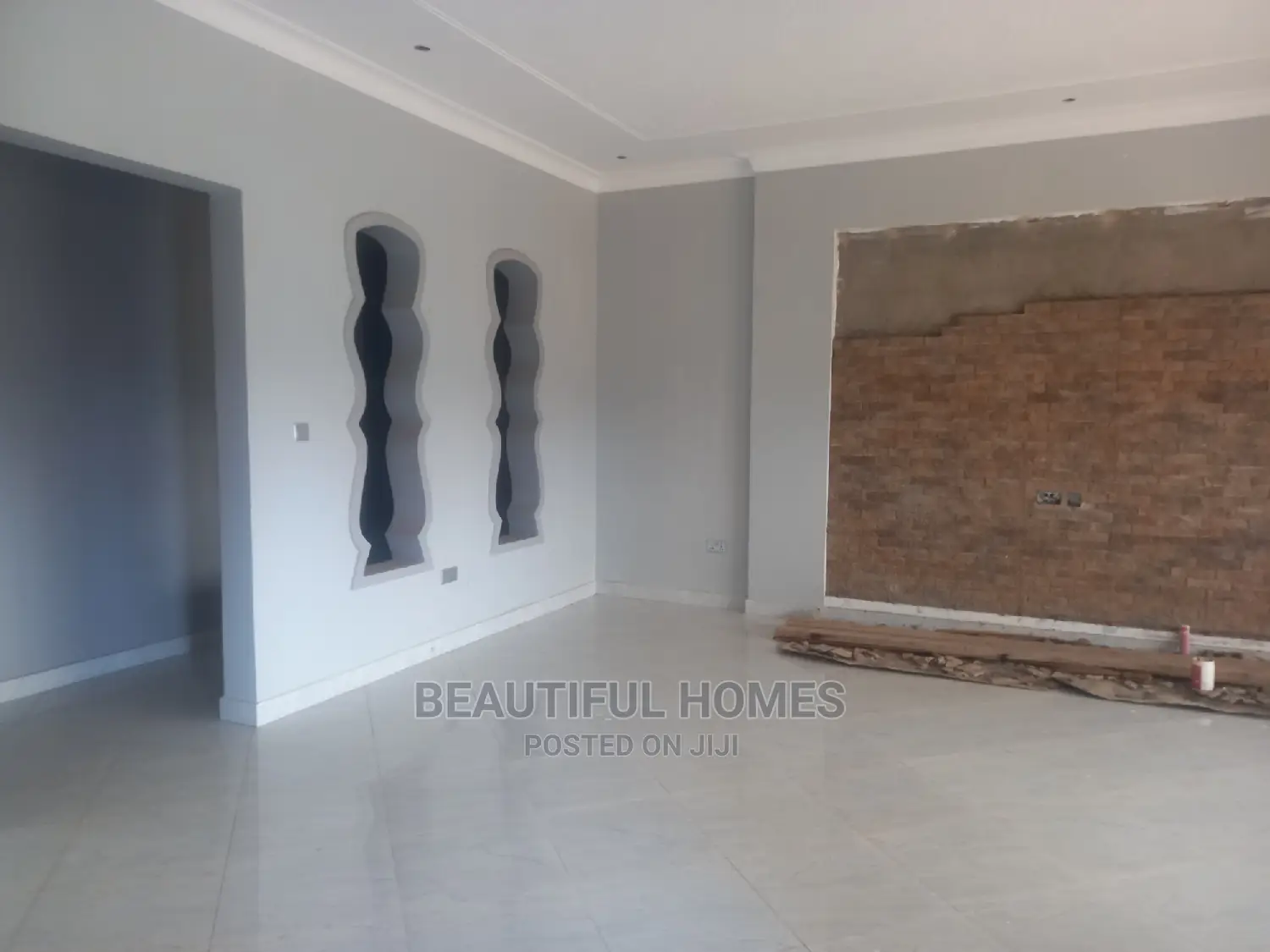 Furnished 4bdrm Bungalow in Kira Corporate for Sale in Kira