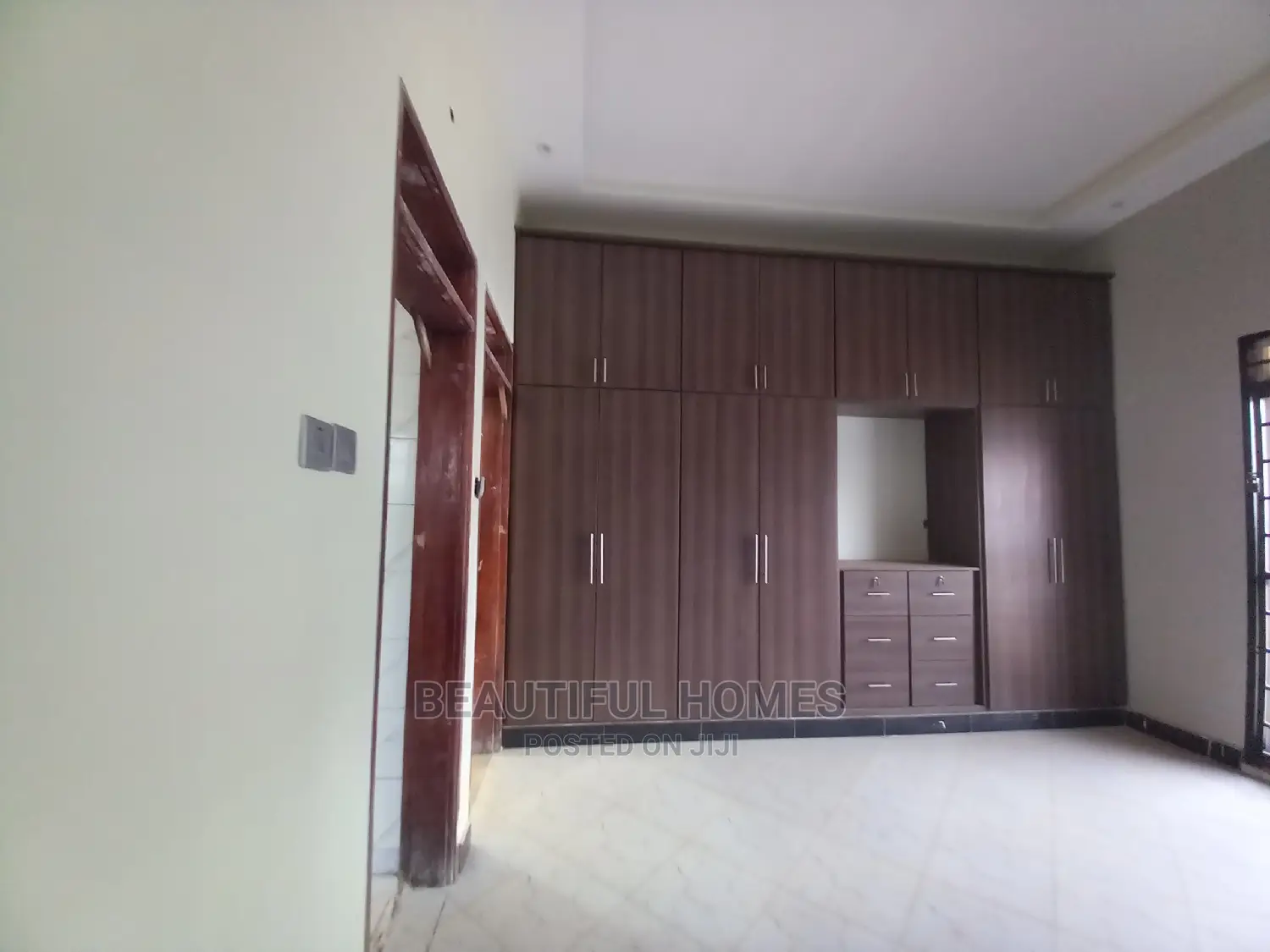Furnished 4bdrm House in Kira Corporates for Sale in Kira