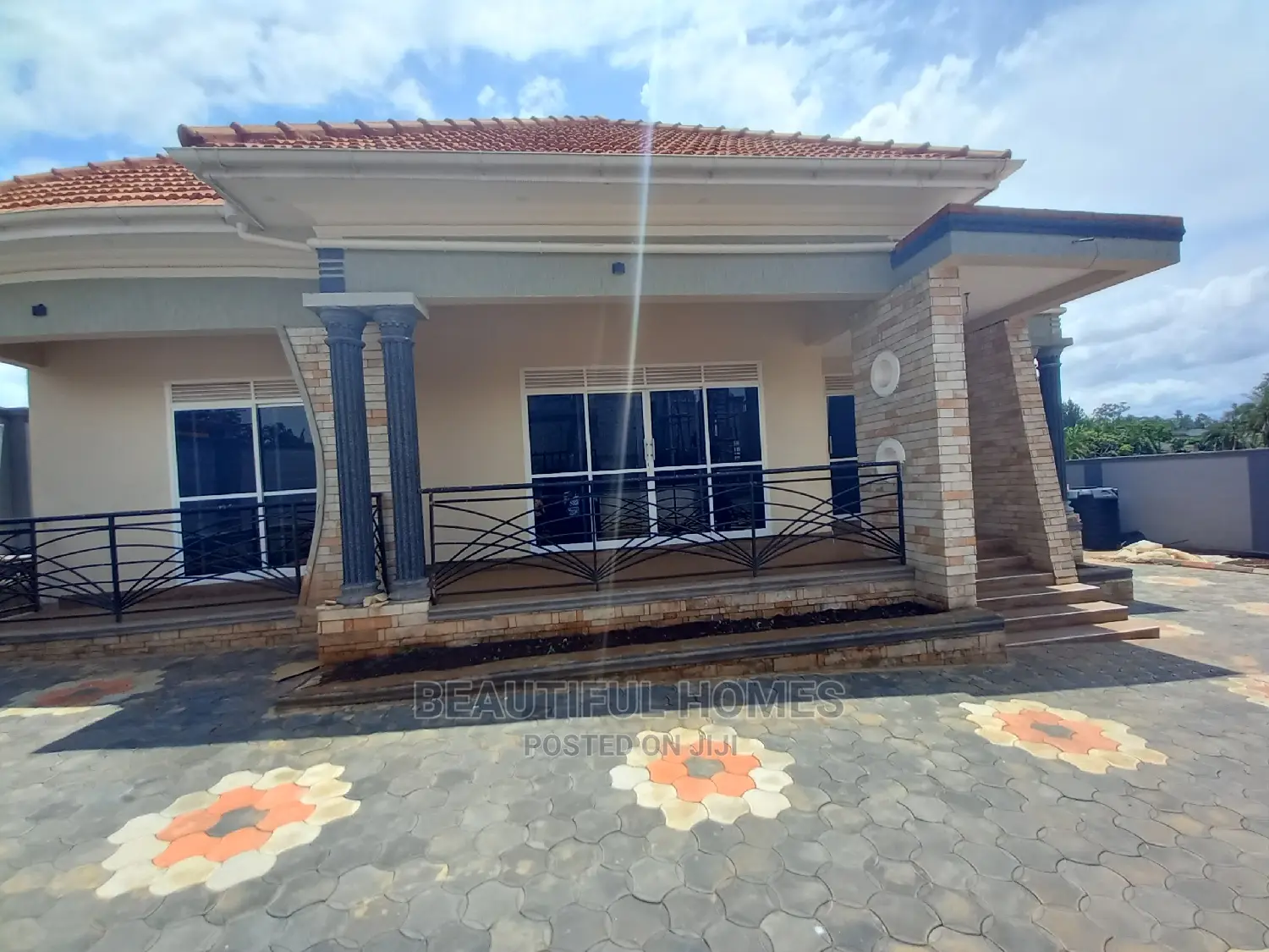 Furnished 4bdrm House in Kira Corporates for Sale in Kira