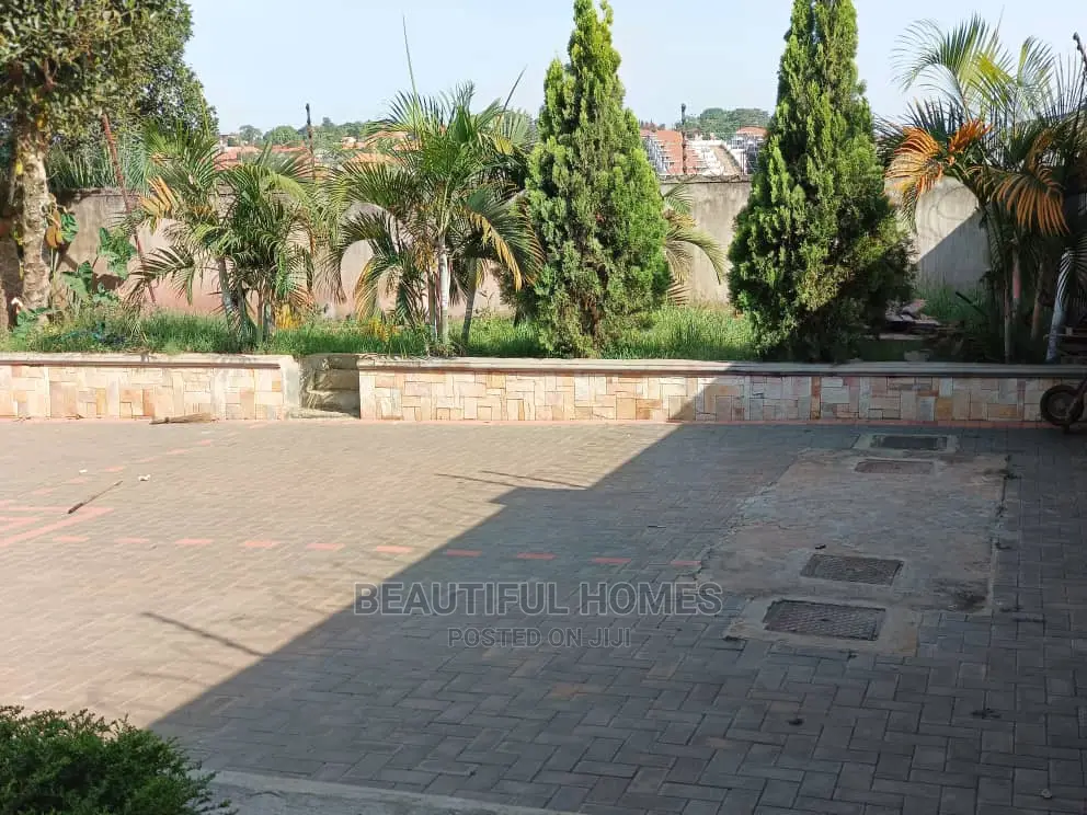 Furnished 5bdrm Mansion in Kira for Sale in Kira