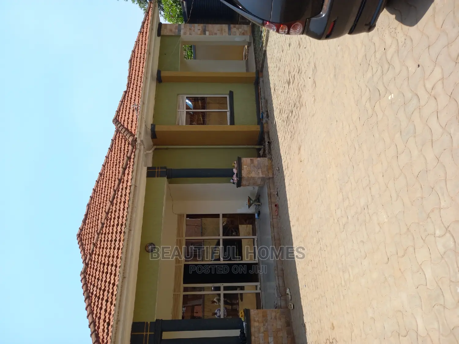 Furnished 4bdrm Bungalow in Kira Tarmack for Sale in Kira