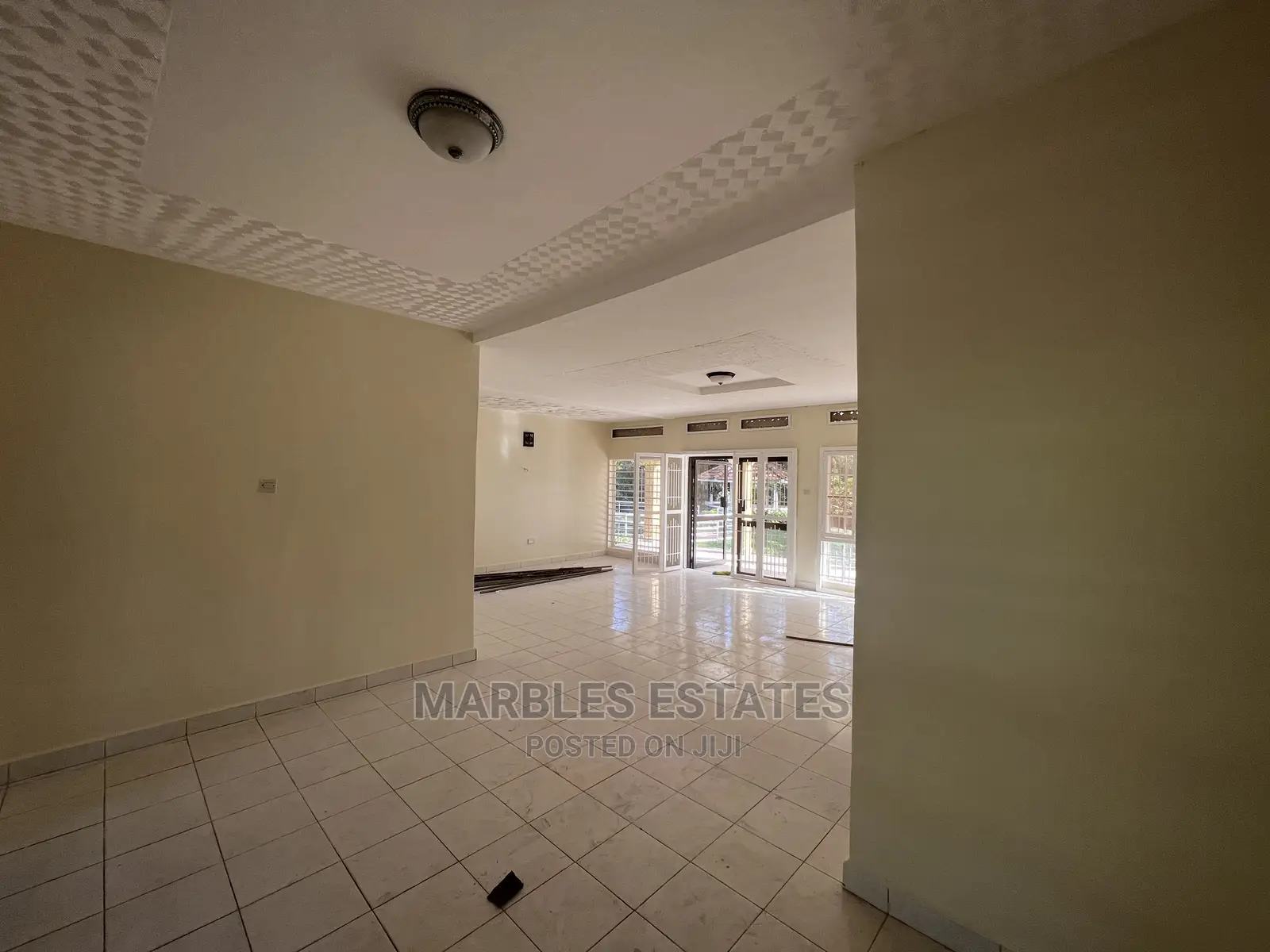 4bdrm Bungalow in Bugolobi, Central Division for Rent in Central Division
