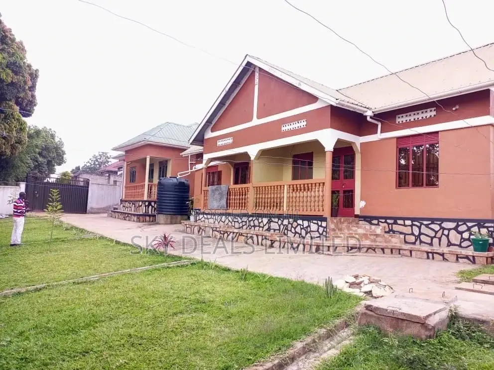 2bdrm Bungalow in Kyanja, Nakawa for Sale in Nakawa