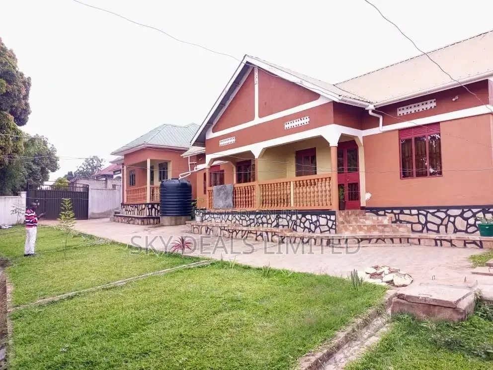 2bdrm Bungalow in Kyanja, Nakawa for Sale in Nakawa
