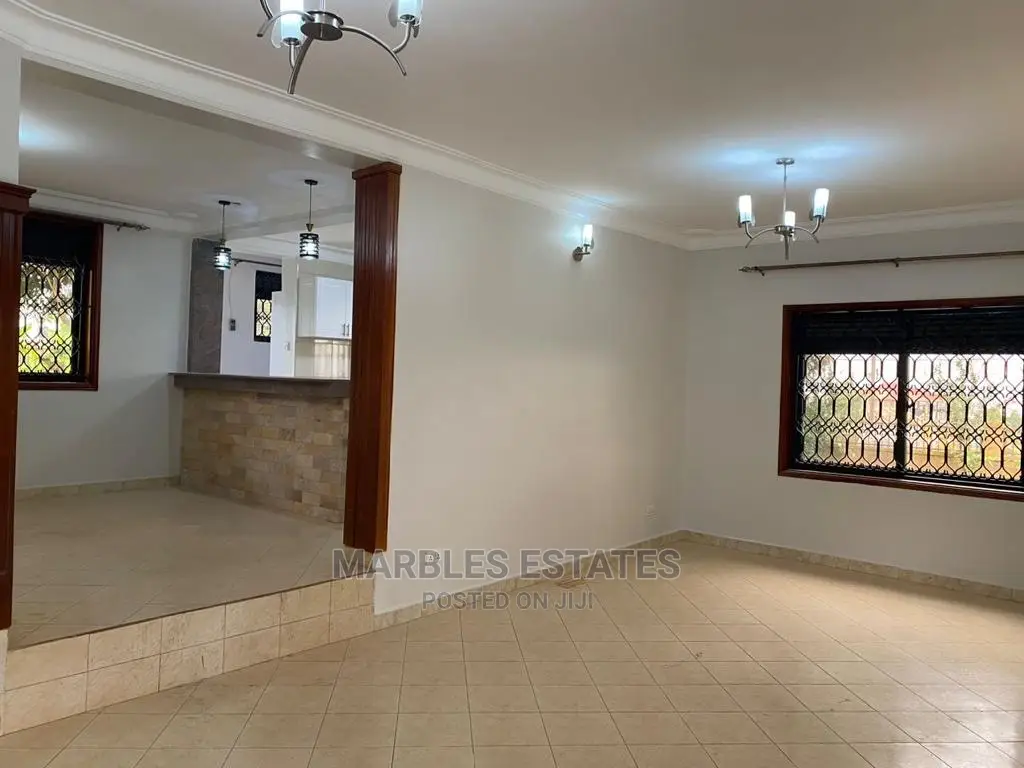 4bdrm Bungalow in Mutungo, Central Division for Rent in Central Division