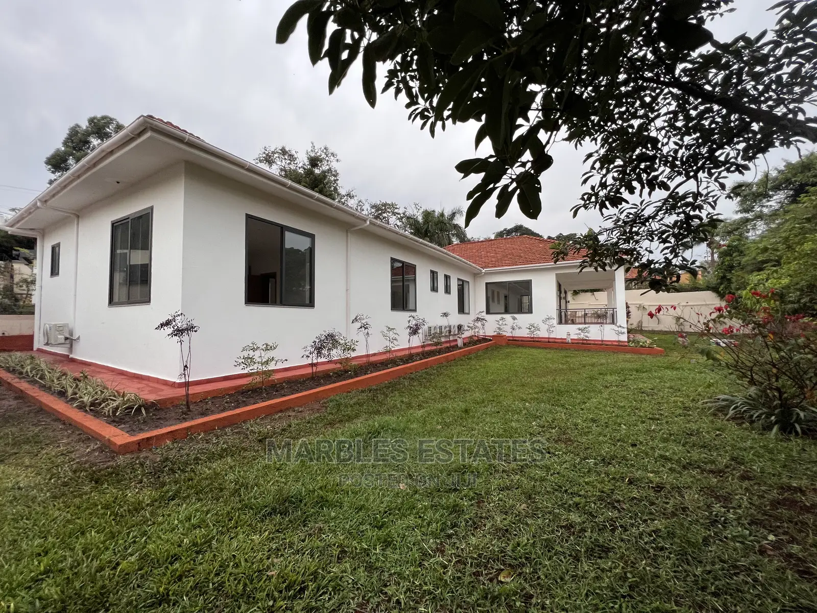 5bdrm Bungalow in Kololo, Central Division for sale in Central Division