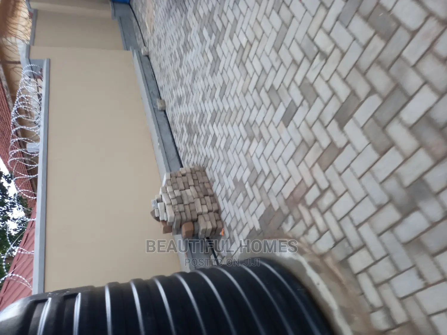 Furnished 2bdrm Block of Flats in Kisaasi Tarmack, Central Division in Central Division