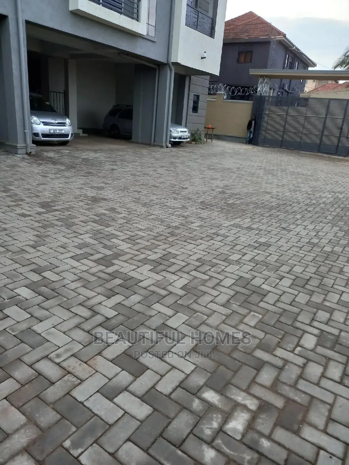 Furnished 2bdrm Apartment in Kisaasi, Central Division for Sale in Central Division