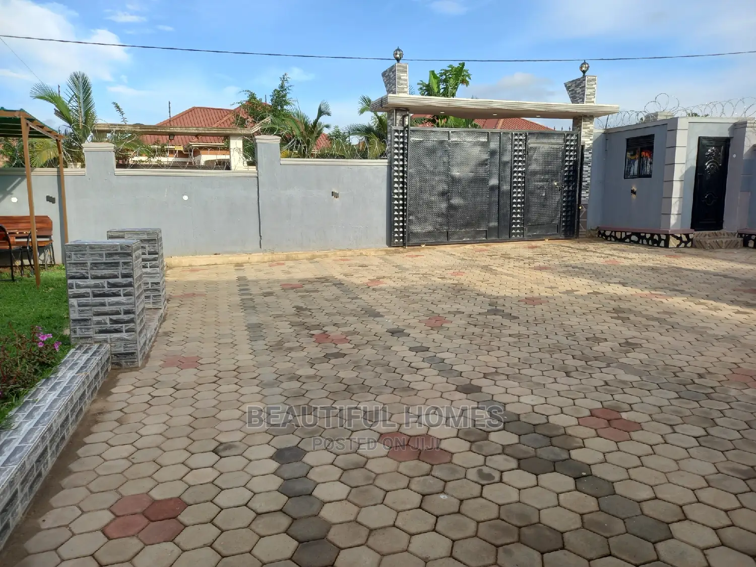 Furnished 4bdrm Maisonette in Kira for Sale in Kira