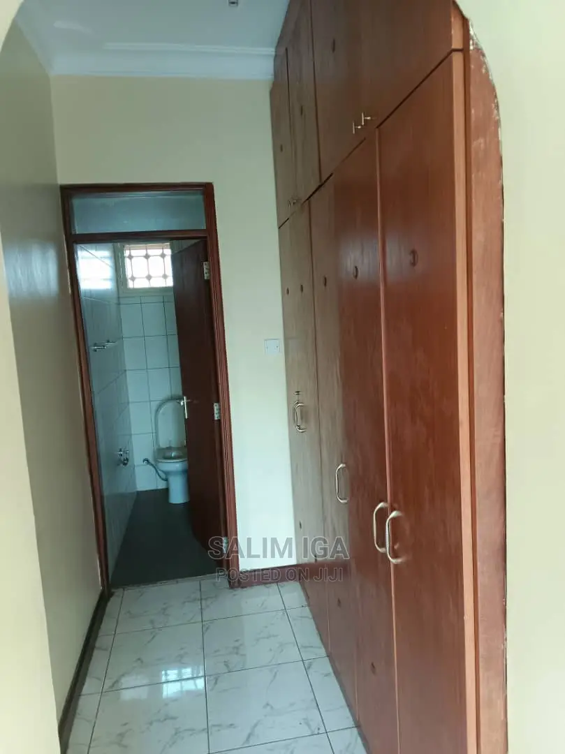 6bdrm Duplex in Kololo Property, Central Division for Rent in Central Division