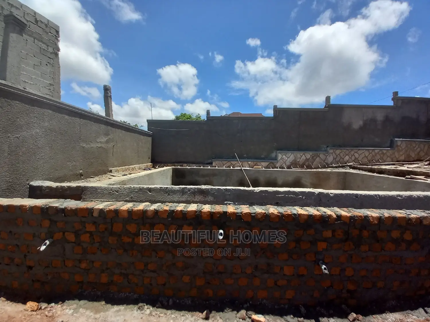 Furnished 6bdrm Mansion in Kigo, Central Division for Sale in Central Division