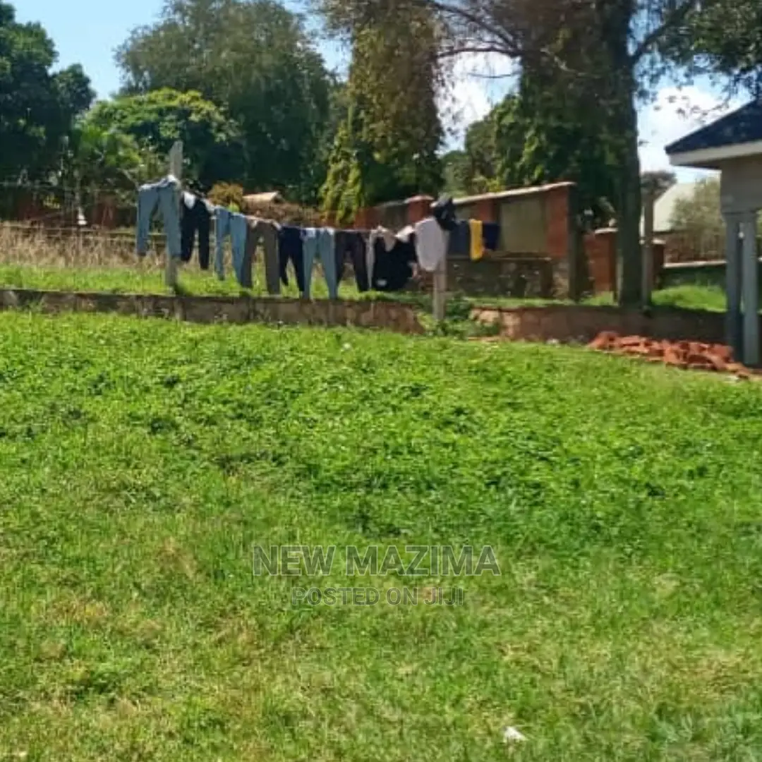 High Class Plot With Lake View on Quicksale After Munyonyo in Division A